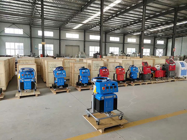 聚氨酯發(fā)泡填充(圖2) Q5600聚氨酯發(fā)泡填充 卷簾門空隙保溫噴涂機