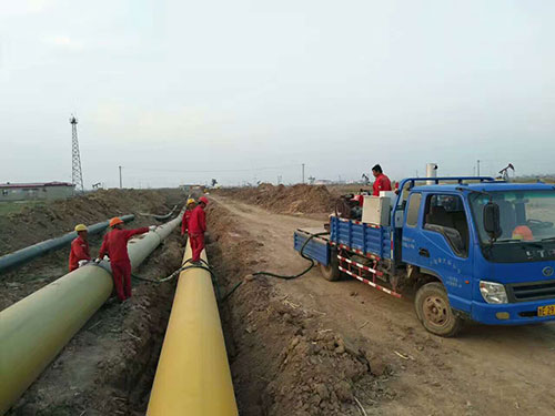 聚脲噴涂鋼管防腐 遼寧聚脲噴涂機(jī)(圖2) 聚脲噴涂鋼管補(bǔ)口防腐案例