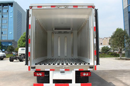 冷藏車(chē)廂板廂體保溫填充聚氨酯(圖1) 冷藏車(chē)廂板廂體保溫填充聚氨酯