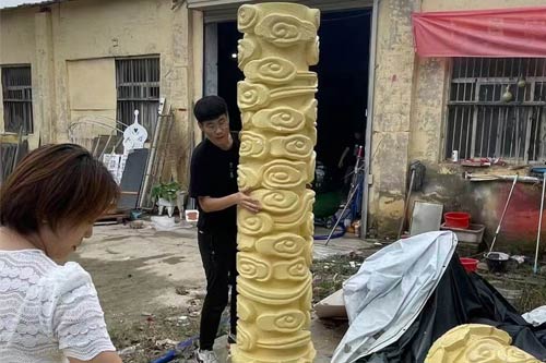 泡沫雕塑?chē)娡烤垭逵不牧习咐?/></p><p>　　如果你的泡沫雕塑?chē)娡烤垭逵不牧显煨屯庥^精細(xì)度不能滿足客戶的要求，或者如果你在100層的房間里有裝修，聚脲噴涂機(jī)不是那么容易起床，那么這個(gè)系統(tǒng)必須適合你。我們不打算將該系統(tǒng)與上述噴霧系統(tǒng)相提并論。</p><p>　　泡沫雕塑?chē)娡烤垭逵不牧霞夹g(shù)是繼高固含量涂料、水性涂料、輻射固化涂料、粉末涂料等低污染涂料后，為適應(yīng)環(huán)保需求而發(fā)展起來(lái)的一種新型無(wú)溶劑、無(wú)污染技術(shù)。近十年的涂裝技術(shù)。綠色建筑技術(shù)。噴涂聚脲彈性體涂料無(wú)溶劑，固化速度快，工藝簡(jiǎn)單。它可以很容易地在立面和曲面上噴涂厚度超過(guò)十毫米的涂層而不會(huì)流掛。</p><p>　　泡沫人物雕塑是向我們展示垂直或現(xiàn)代社會(huì)文化的藝術(shù)品。它增加了我們對(duì)過(guò)去和現(xiàn)在社會(huì)的更深層次的感受。通過(guò)泡沫人物雕塑的設(shè)計(jì)，可以深刻體現(xiàn)其特點(diǎn)。文化氣息，無(wú)論是古代人物還是現(xiàn)代人物雕塑，都充滿了自己濃厚的文化氣息。生活中，隨處可見(jiàn)泡沫人物雕塑的痕跡。泡沫人物雕塑與我們的生活息息相關(guān)。</p><p>　　泡沫雕塑?chē)娡烤垭逵不牧险故镜氖蔷哂鞋F(xiàn)代特色的人物雕塑藝術(shù)品。泡沫人物雕塑存在于我們的生活中。其中，豐富了我們的藝術(shù)欣賞視野。跑步是指陸生動(dòng)物用腳進(jìn)行的運(yùn)動(dòng)。它的運(yùn)動(dòng)定義是一種跨步。雙腳不會(huì)同時(shí)接觸地面。它也可以是有氧運(yùn)動(dòng)或無(wú)氧運(yùn)動(dòng)。</p><p><br/></p>    </div>
    <div   id=